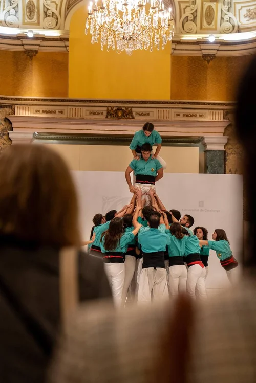 Pilar desmuntant-se - Els nostres castellers